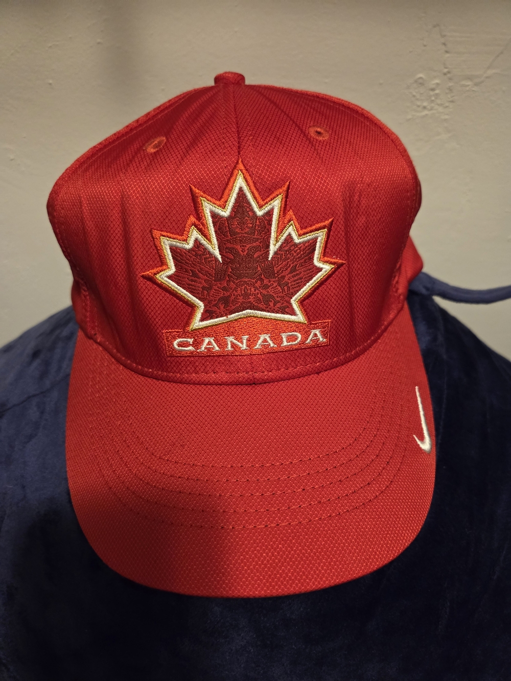 Nike Canada Red Embroidered Maple Leaf Baseball Cap